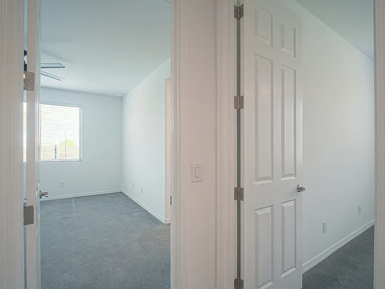1793 N Westfall Ln — Photo 26