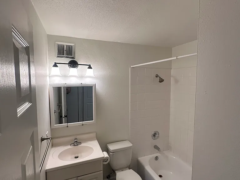 2526 W 27th Ave #8 — Photo 6
