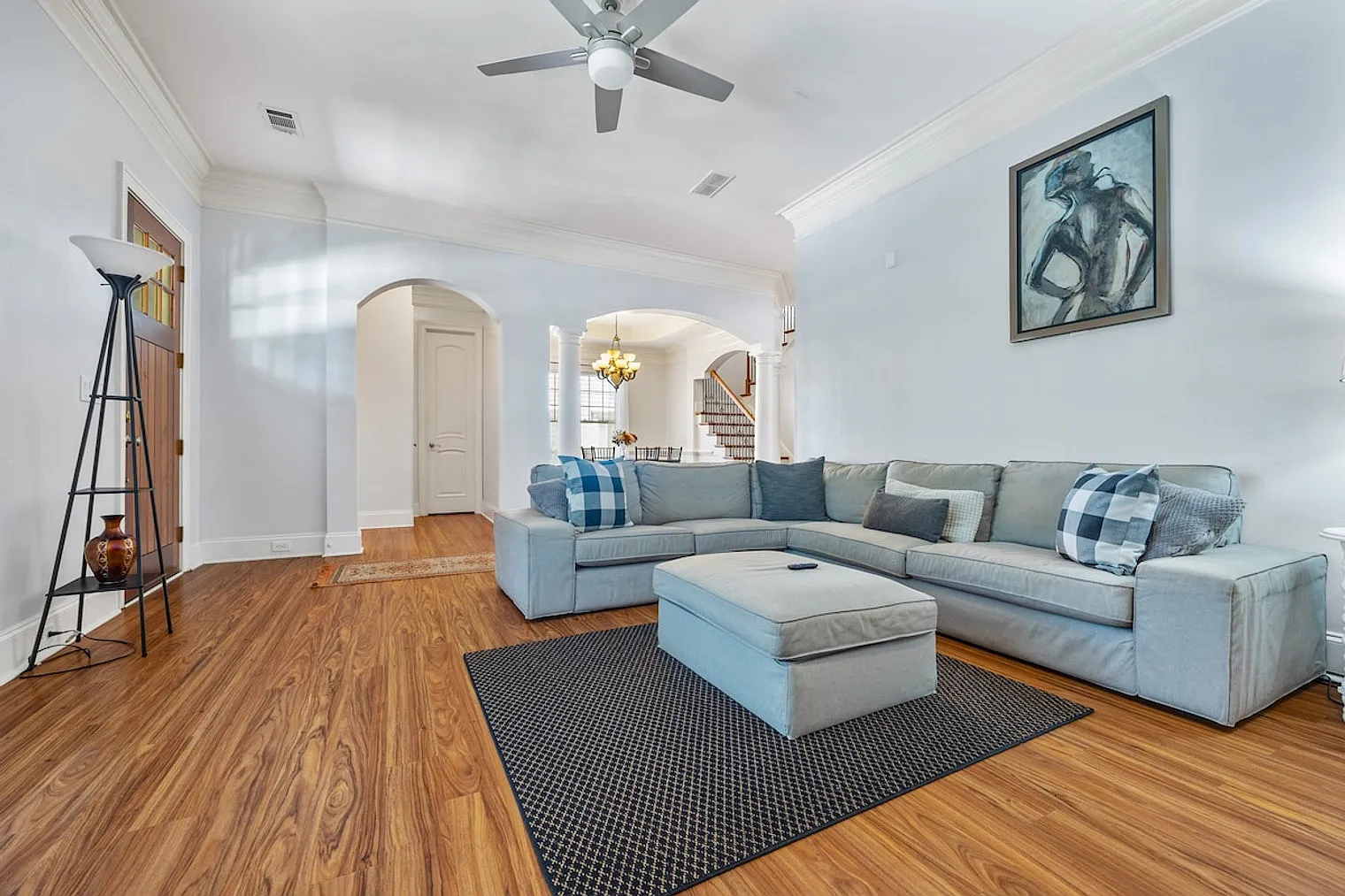 4 bed, 2.5 bath, $8,921 — Photo 2