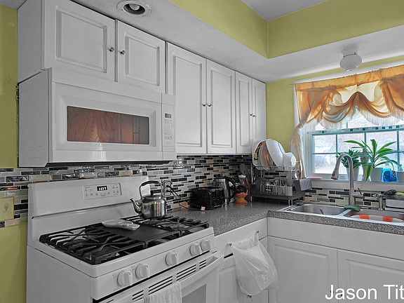 3rd image of 1696 Ball Ave NE
