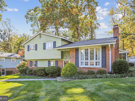 3rd image of 3535 Country Hill Dr