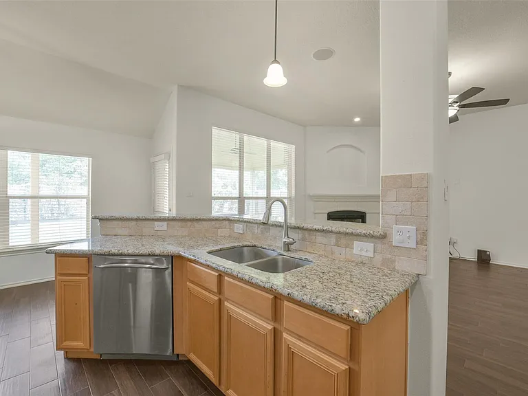 1414 Phoenician Dr — Photo 12