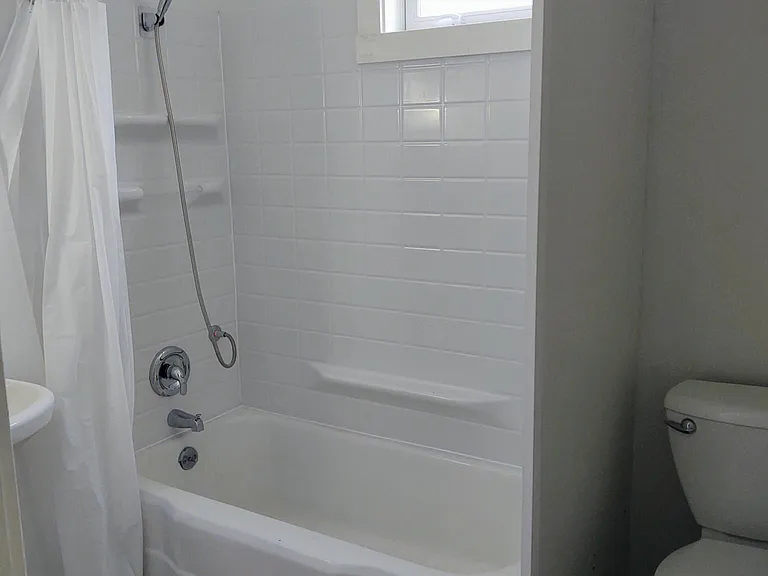 402 Vine St #1/2 — Photo 5