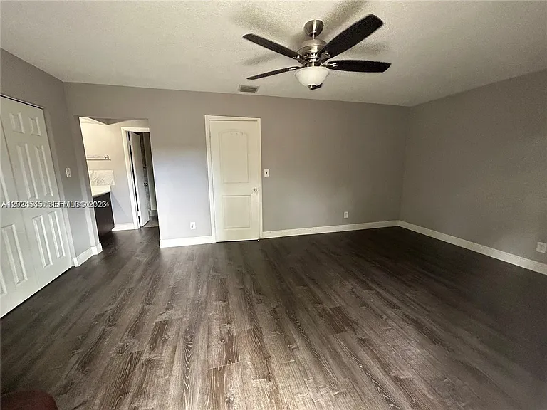 29 Madrid Ln #8-9 — Photo 24
