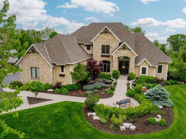 N39W23802 Broken Hill CIRCLE NORTH North, Pewaukee, WI 53072