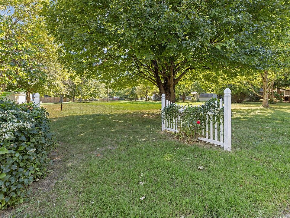 2nd image of E Miller Rd