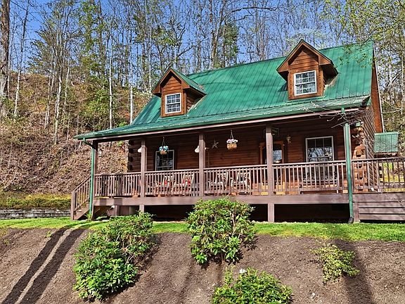 2nd image of 105 Rising Ridge Rd