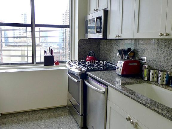 5th image of 45 W 60th St APT 22J