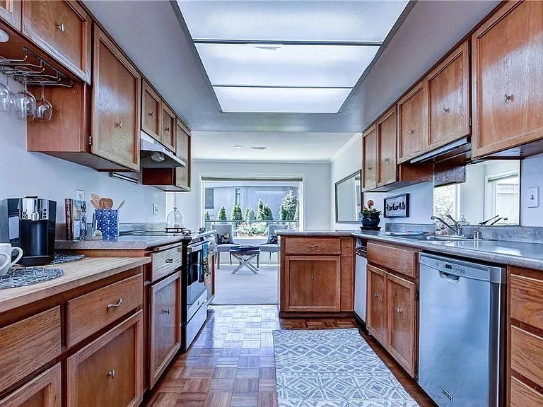 9201 NE Juanita Dr #104 — Photo 6