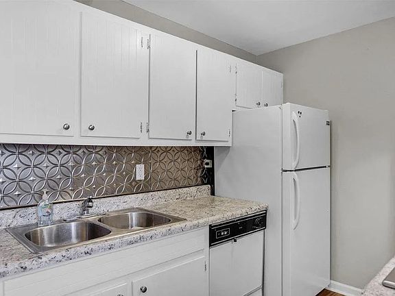 4th image of 1517 Hill Rd APT L1