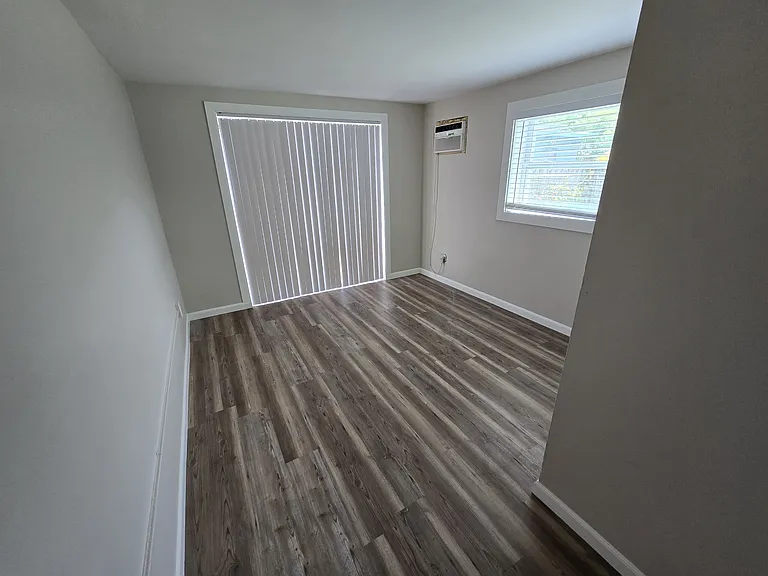 611 NE 10th Ave #1 — Photo 9
