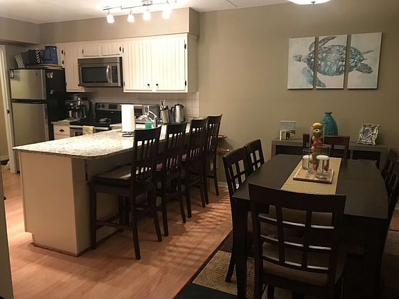2nd image of 400 Campbell Cir #G-10