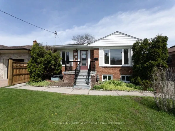 12 N Heights Rd, Toronto, ON M9B 2T1