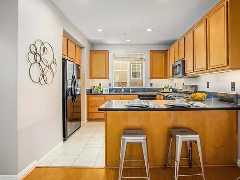 25963 Newport Ave — Photo 9