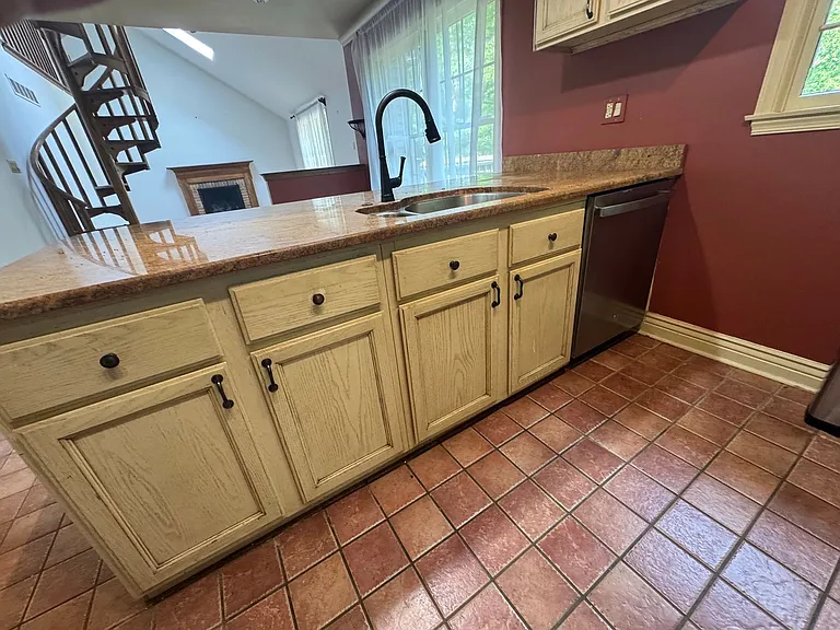 102 Ravenwood Pl — Photo 8