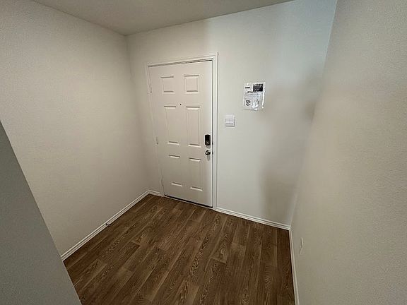 4th image of 189 Bull Lake Cir