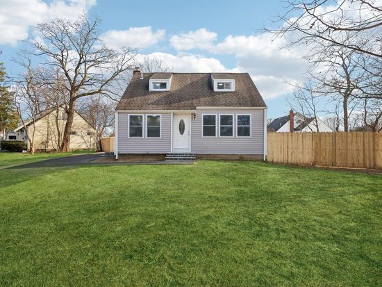 22 Satinwood Street, Central Islip, NY 11722