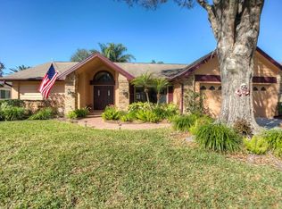 580 Centerwood Dr, Tarpon Springs, FL 34688
