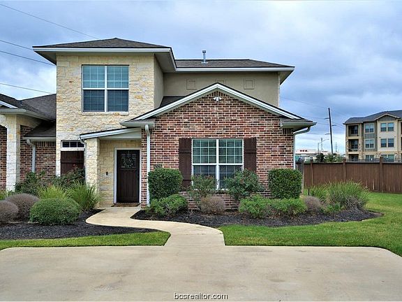 2nd image of 4325 Dawn Lynn Dr
