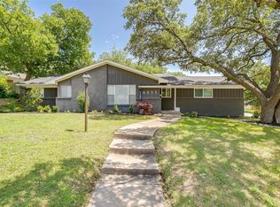 6833 Chickering Rd, Fort Worth, TX 76116