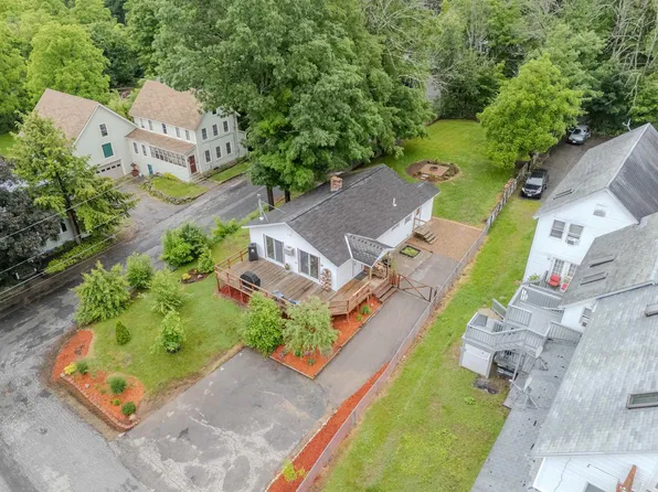 15 Prospect Street, Farmington, NH 03835