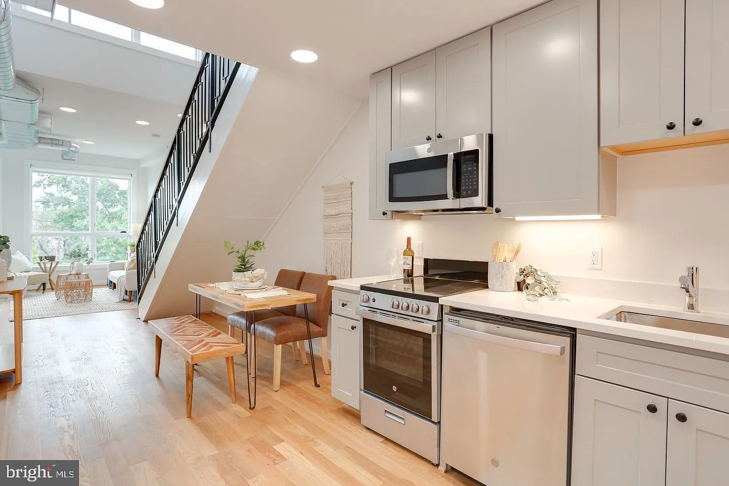 1 bed, 1.0 bath, 540 sqft, $2,050 — Photo 1
