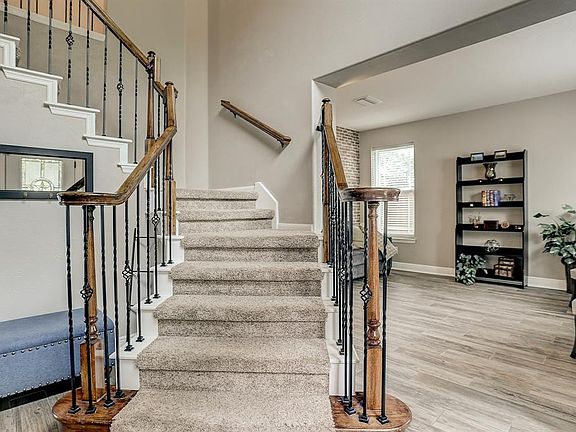 5th image of 20902 Medallion Pointe Dr
