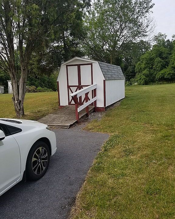 2nd image of 8643 Capital Hill Rd