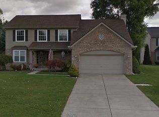 5707 Berwick Ct, Clarkston, MI