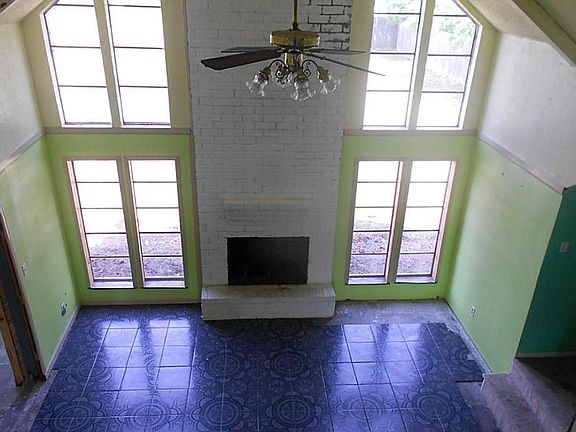 4th image of 2822 Meadowcreek Dr
