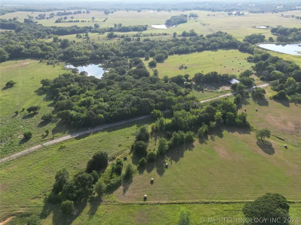 372151 E 1070th Rd, Okemah, OK 74859