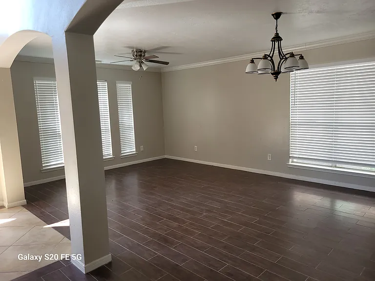 12034 Ballardvale Ln — Photo 11