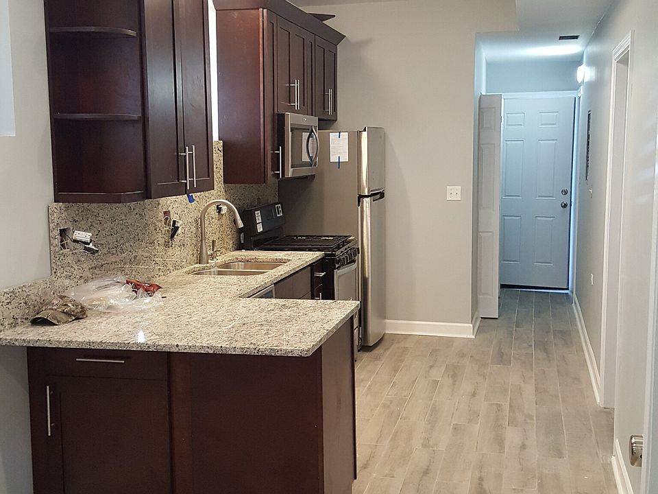 1st image of 3751 Diversey Gdn