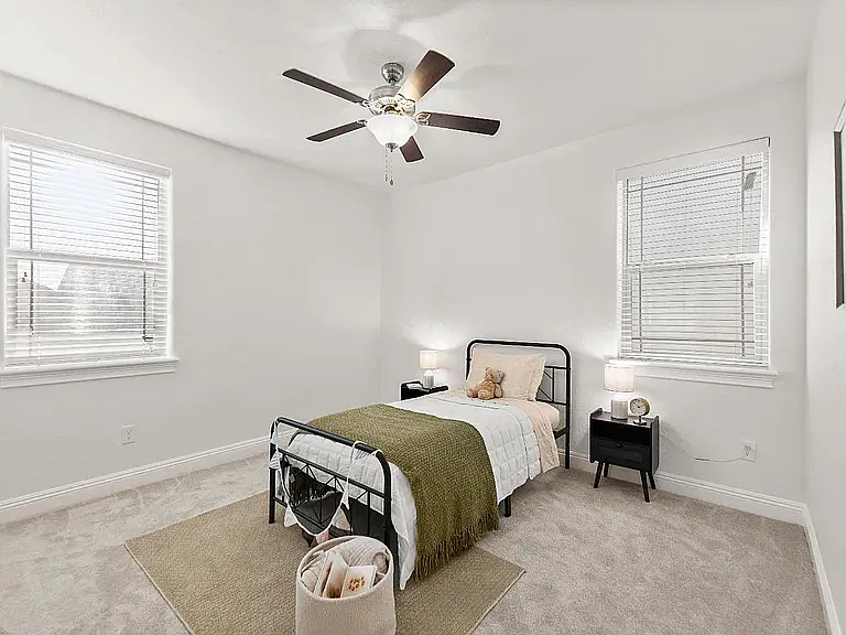 4 bed, 2527 sqft, $3,500 — Photo 3