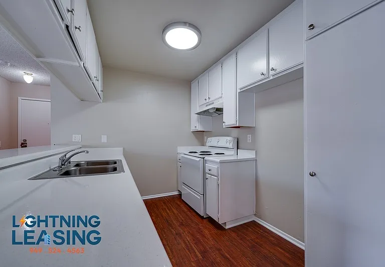 10250 Commerce Ave #216 — Photo 28