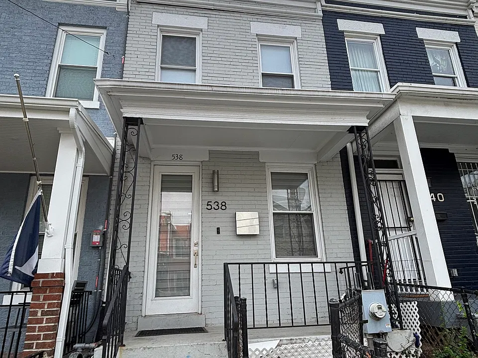 538 Hobart Pl NW #A