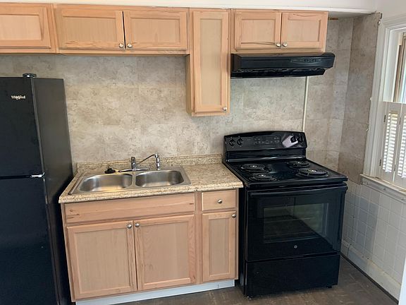 5th image of 4811 Frederick Ave
