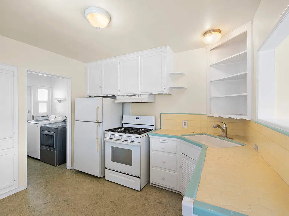 Kitchen & Laundry area - Tile counter tops