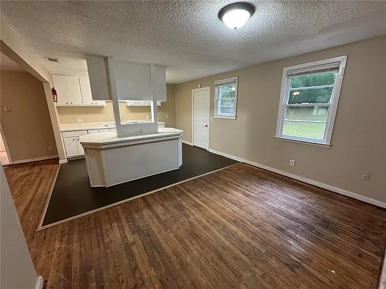 4670 Rosewood Dr — Photo 8