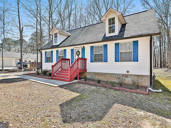 3rd image of 1209 N Hampton Dr