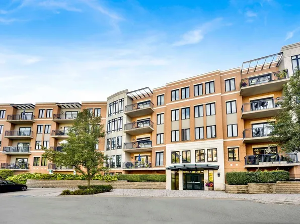 145 S York St Unit 322, Elmhurst, IL 60126