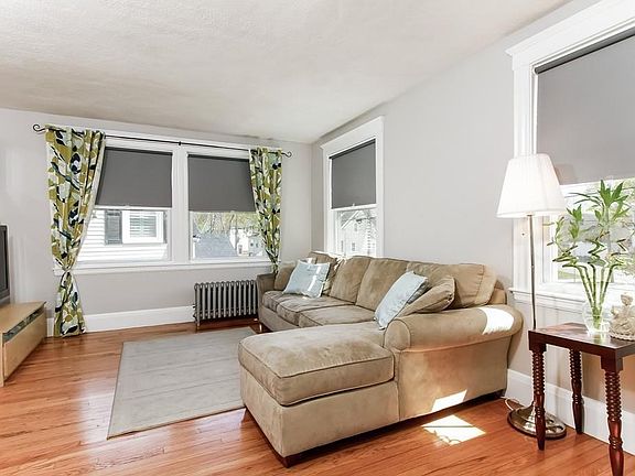 3rd image of 44 Fernwood Ave