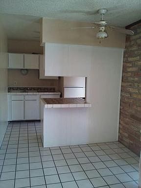 2nd image of 1512 E Blacklidge Dr
