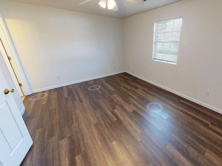 1500 E Parham St — Photo 13