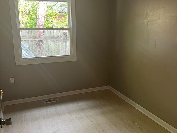 5th image of 6221 Carmin Ave