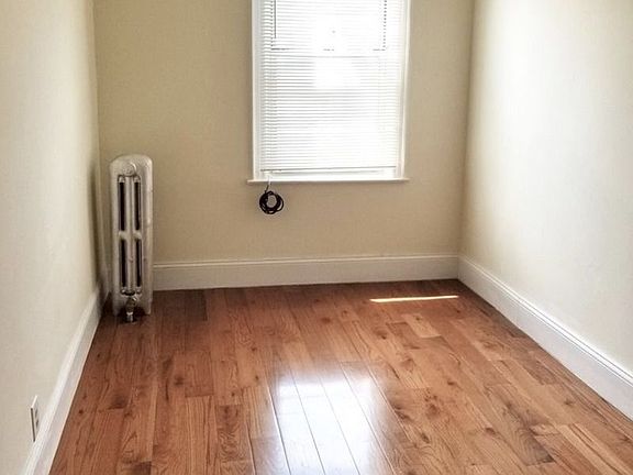 5th image of 2504 24th Ave #1