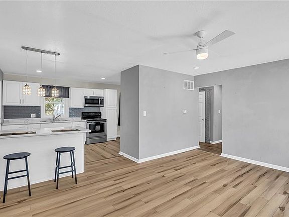 4th image of 5204 E 41st St