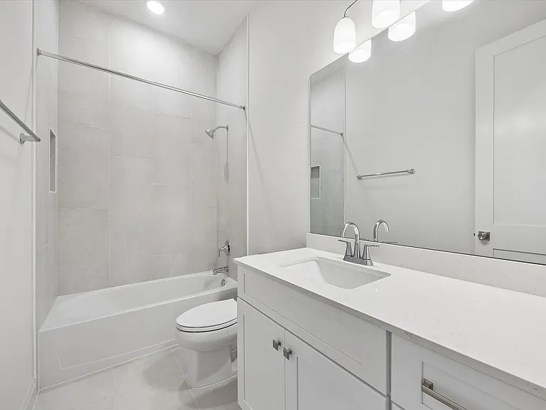 308 Legacy Point Dr — Photo 6