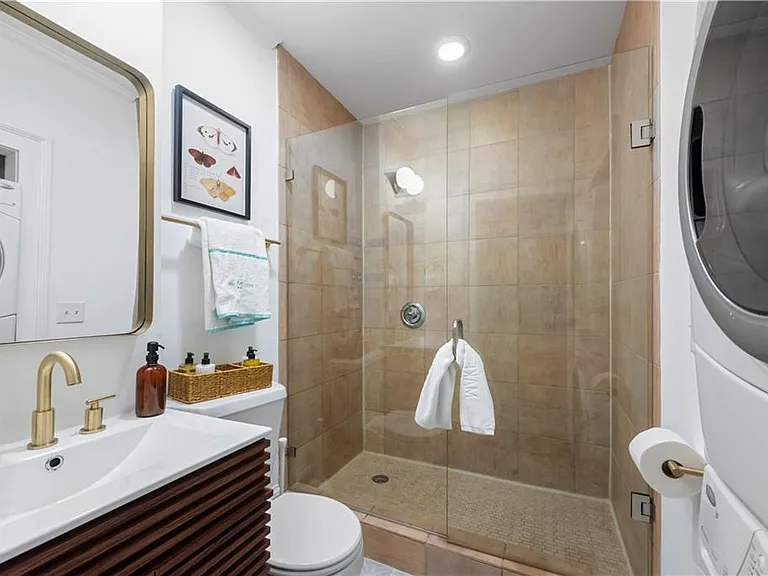 720 Mollie St SE — Photo 37