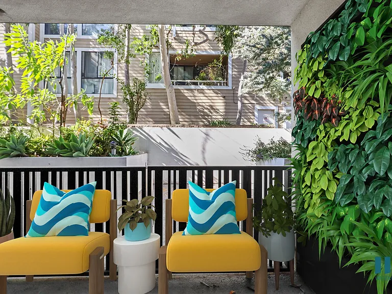 Spacious Patio